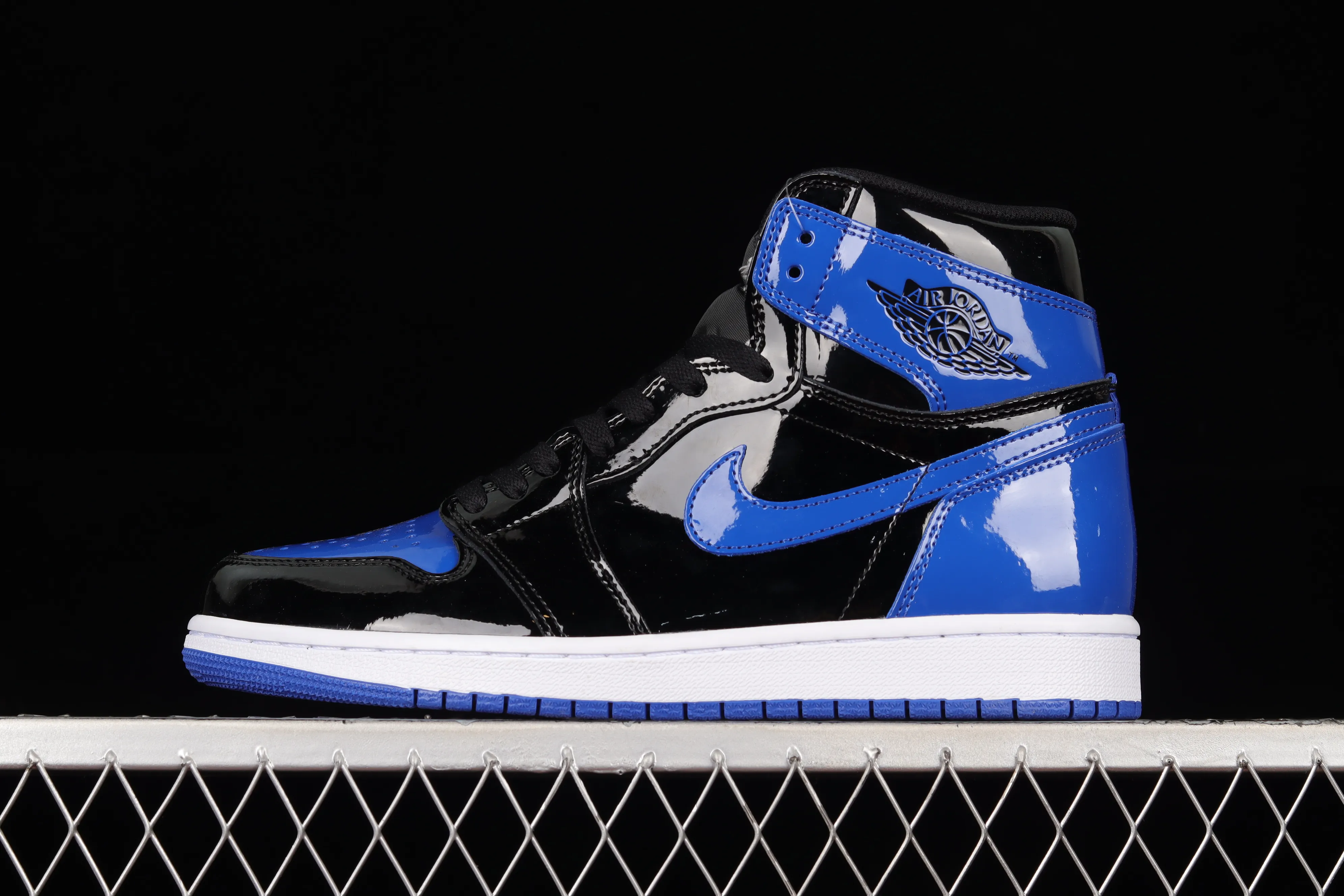 All categories Air Jordan Jordan series basketball shoes Air Jordan 1 High Air Jordan 1 Retro High AJ1 Joe 1 patent leather black and blue 555088-400